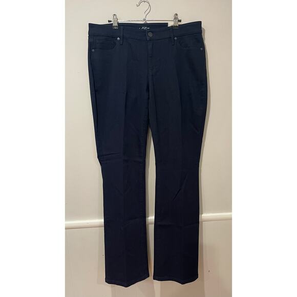 Loft NWT Womens Curvy Sexy Boot Jeans Denim Dark Wash Bootcut Mid Rise Size 32 - Picture 1 of 7